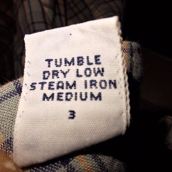 A Ralph Lauren men's Greggor short sleeve button-down shirt in a size medium - Picture 3 of 5